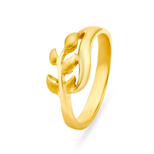 Arresting 22 Karat Yellow Gold Leaf Pattern Ring