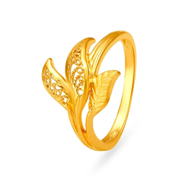 Elaborate 22 Karat Yellow Gold Foliage Finger Ring