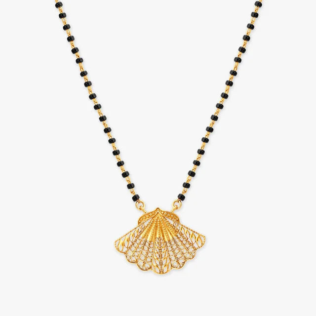 Shell-Shaped Gold Mangalsutra