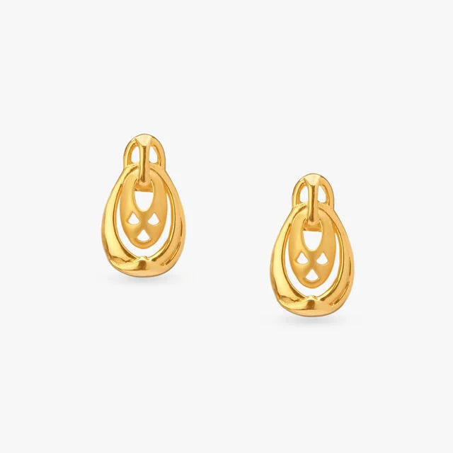 Elegant Oval Gold Pendant and Earrings Set