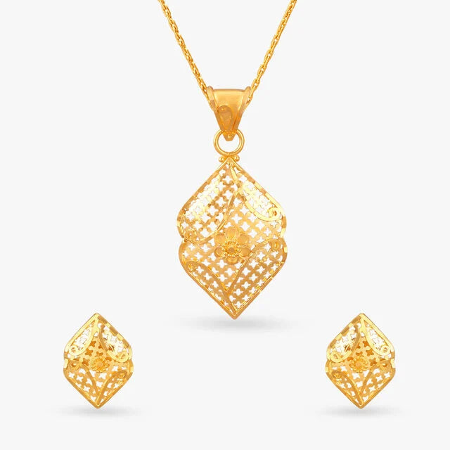 Sophisticated Cutwork Gold Pendant and Earrings Set